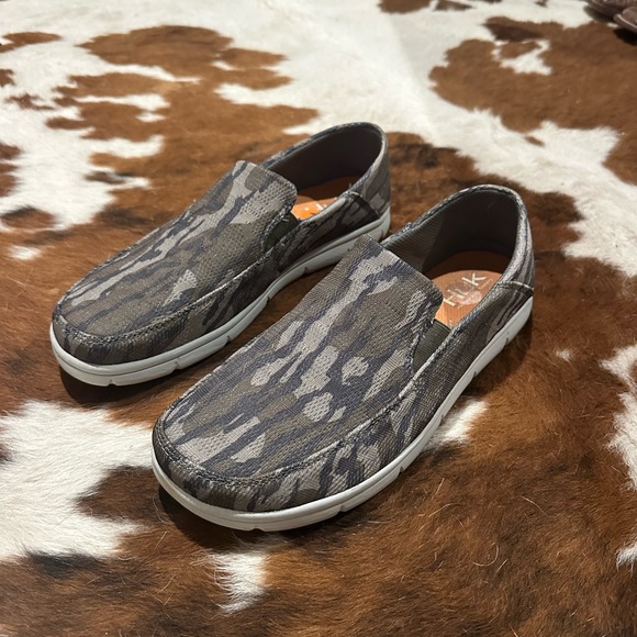 Other - Men’s huk bottomland camo slip ons